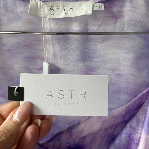 NWT ASTR Elin Cowl Neck Midi Dress in Purple Abstract Large - Picture 3 of 6